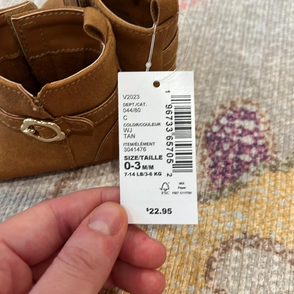 NWT The Children’s Place baby boots
